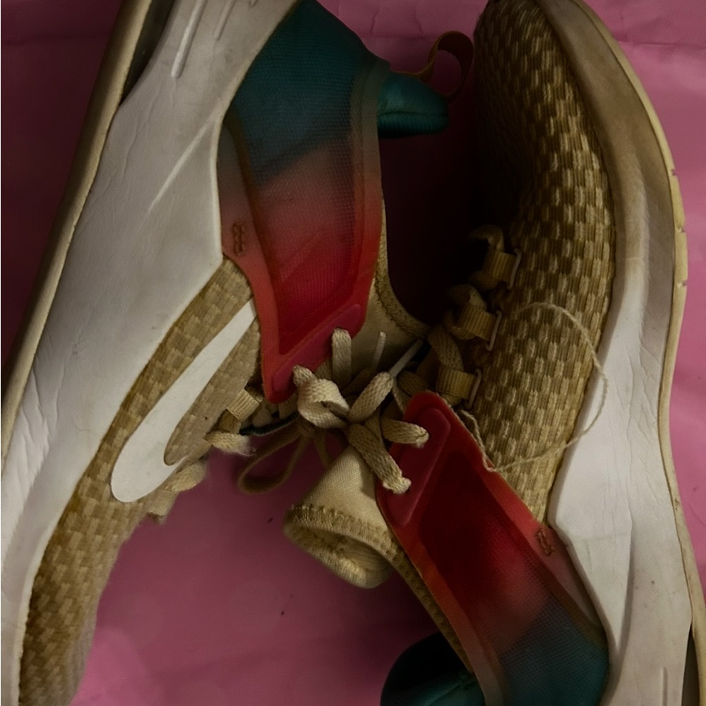 Running shoes